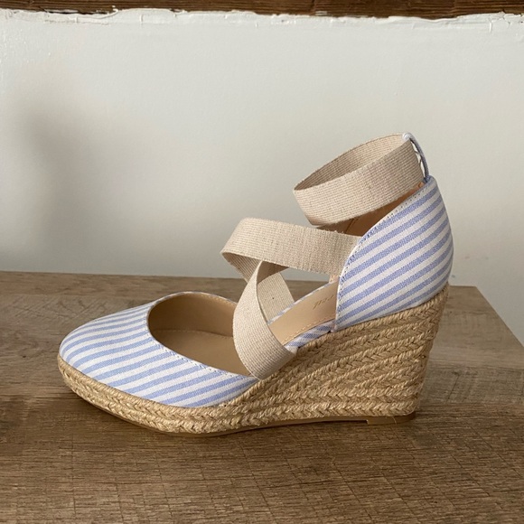 NWOT Blue and White Striped Espadrilles - Picture 7 of 7